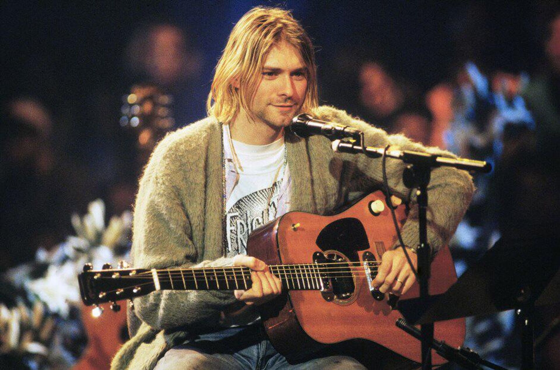 Фронтмэн Nirvana Курт Кобейн выступает на записи MTV Unplugged (18 ноября 1993). Нью-Йорк - Sputnik Армения, 1920, 23.05.2023