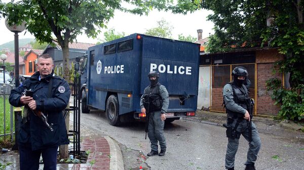 Косовский спецназ охраняет муниципальное здание (26 мая 2023). Звечан - Sputnik Армения