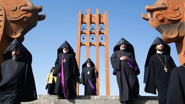 Католикос Гарегин II посетил Мемориал Сардарапат (28 мая 2023). Еревaн - Sputnik Армения
