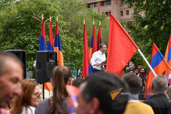 Ишхан Сагателян выступает на акции АРФ Дашнакцутюн, приуроченной ко Дню Первой Республики (28 мая 2023). Еревaн - Sputnik Армения