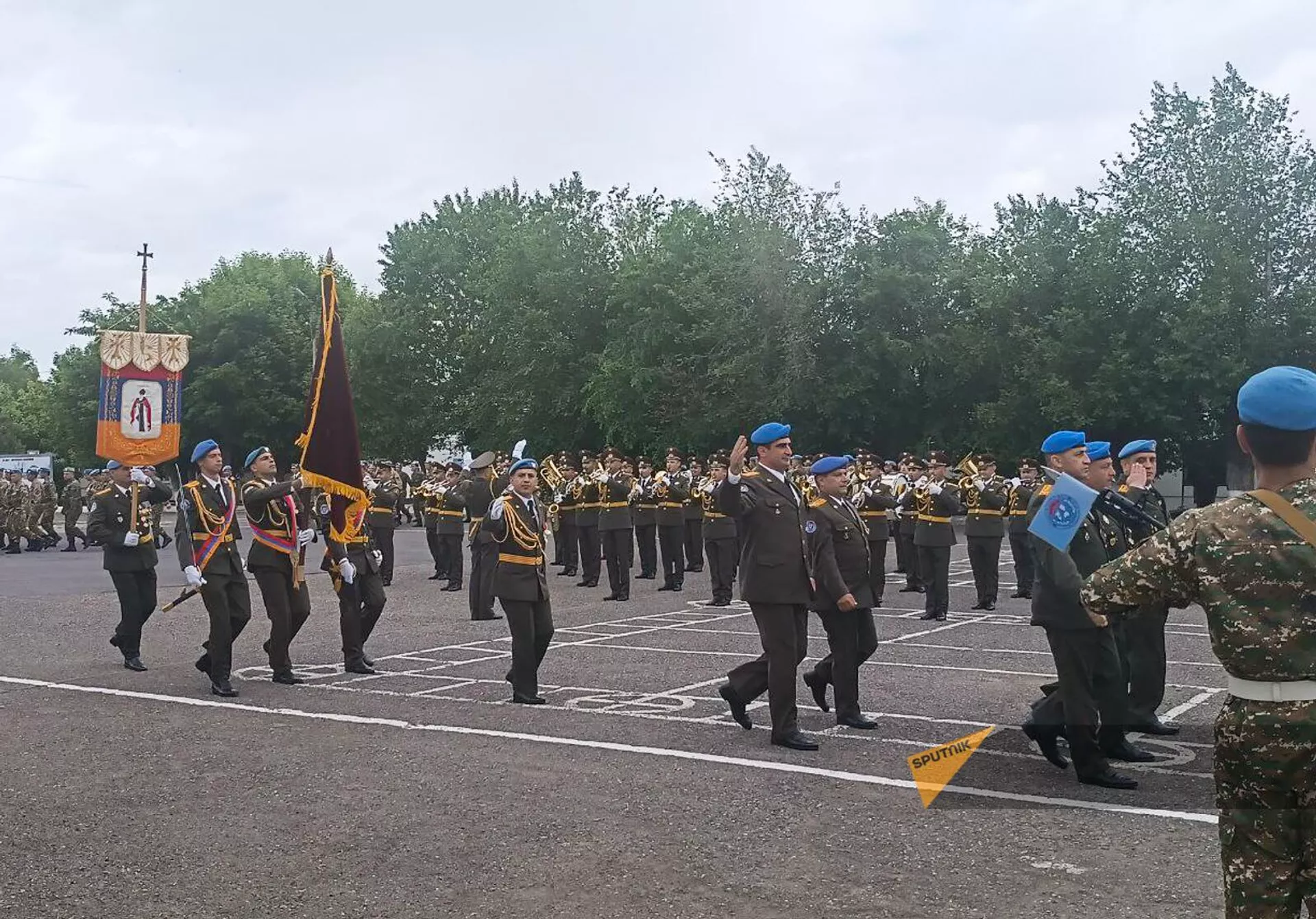 Праздничные мероприятия в миротворческой бригаде ВСРА по случаю Дня миротворца с участием военного и военно-воздушного атташе РФ (29 мая 2023). Еревaн Праздничные мероприятия в миротворческой бригаде ВСРА по случаю Дня миротворца с участием военного и военно-воздушного атташе РФ (29 мая 2023). Еревaн - Sputnik Армения, 1920, 29.05.2023