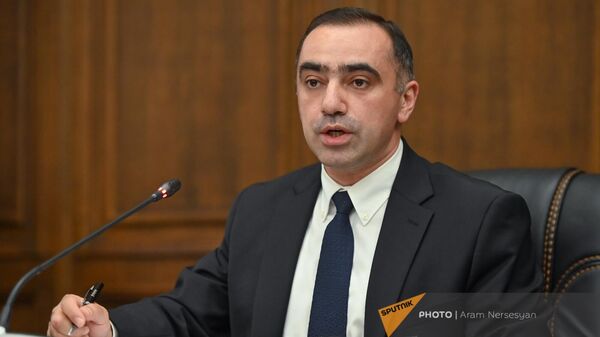 Замначальника полиции Ара Фиданян на обсуждении бюджетного отчета 2022 года (29 мая 2023). Еревaн - Sputnik Армения