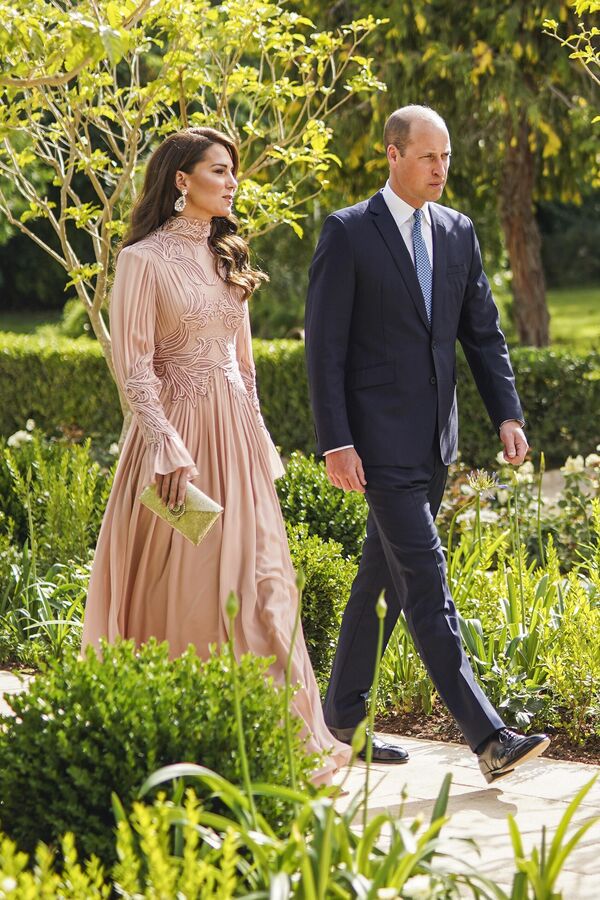 Британский принц Уильям и его жена Кейт прибывают на церемонию бракосочетания - Sputnik Армения