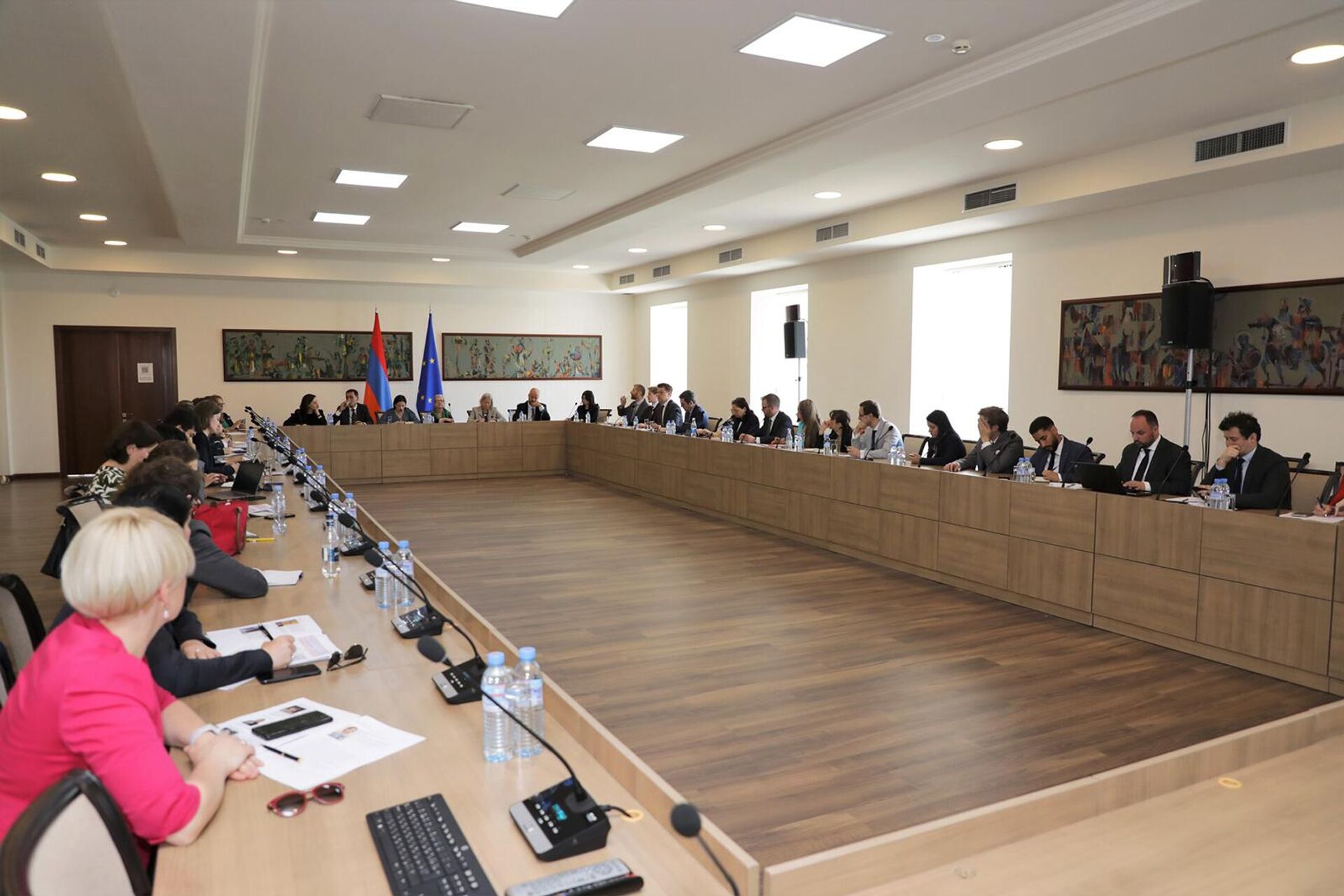 Министр ОНКС Армении Жанна Андреасян приняла членов рабочей группы Европейского совета по вопросам Восточной Европы и Центральной Азии (2 июня 2023). Еревaн - Sputnik Армения, 1920, 02.06.2023