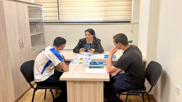 Ադրբեջանի ՄԻՊ-ն այցելել է առևանգված երկու հայ զինծառայողներին - Sputnik Արմենիա