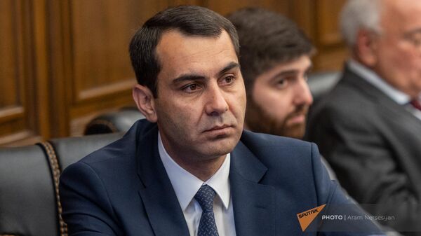 Губернатор Гегаркуникской области Карен Саркисян на заседании в Национальном собрании (6 июня 2023). Еревaн - Sputnik Армения