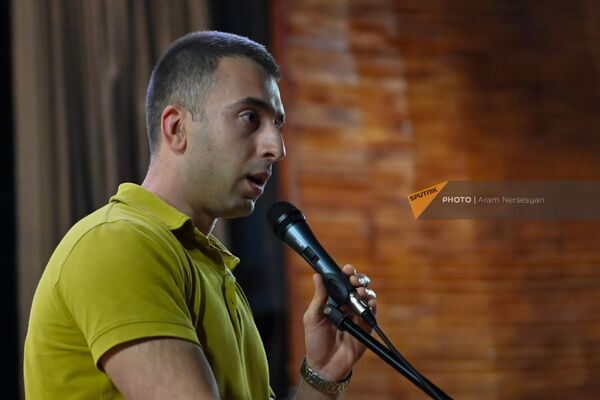 Председатель жюри Ваге Будумян на церемонии открытия фестиваля Один кадр (12 июня 2023). Еревaн - Sputnik Армения