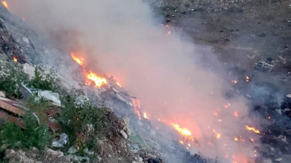Возгорание мусора на Нубарашенской свалке (13 июня 2023). Еревaн - Sputnik Армения