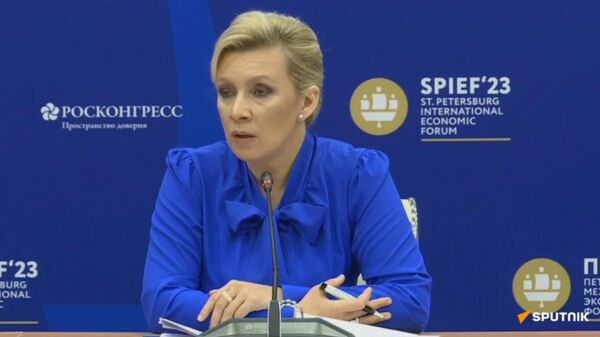 США шантажом заставляют Степанакерт сесть за стол переговоров: Мария Захарова - Sputnik Армения