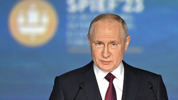 Президент РФ Владимир Путин на пленарном заседании Петербургского международного экономического форума (16 июня 2023). Санкт-Петербург - Sputnik Армения
