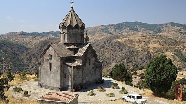 Բերձորի Սուրբ Հարություն եկեղեցին - Sputnik Արմենիա