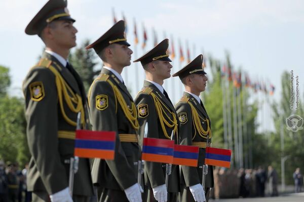 Министр обороны Сурен Папикян присутствовал на торжественной церемонии, посвященной 29-летию образования Военного университета имени В.Саркисяна (30 июня 2023). Еревaн - Sputnik Армения