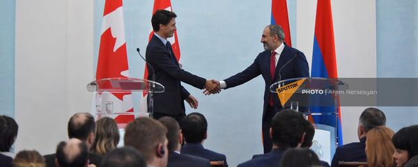 Брифинг премьер-министров Армении и Канады Никола Пашиняна и Джастина Трюдо (13 октября 2018). Еревaн Брифинг премьер-министров Армении и Канады Никола Пашиняна и Джастина Трюдо (13 октября 2018). Еревaн - Sputnik Արմենիա