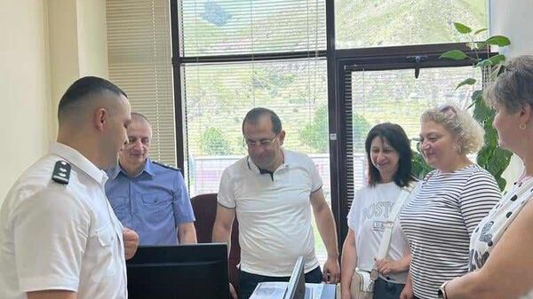 Члены Инспекционного органа продовольственной безопасности Армении посетили склад Ларс - Sputnik Армения
