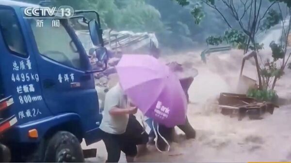 Проливные дожди в Китае стали причиной гибели 15 человек - Sputnik Արմենիա