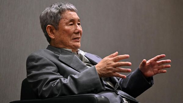 Японский режиссер Такеши Китано во время интервью AFP (17 мая 2023). Токио - Sputnik Армения