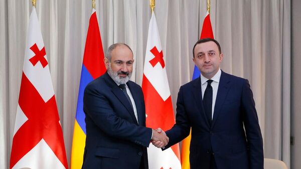 Встреча премьер-министров Армении и Грузии Никола Пашиняна и Ираклия Гарибашвили (7 июля 2023). Батуми - Sputnik Армения