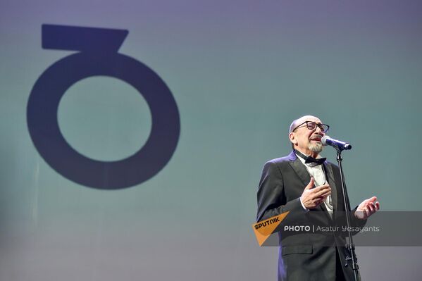 Арутюн Хачатрян рассказал историю создания &quot;Золотого абрикоса&quot; и отметил его вклад в развитие индустрии кино в регионе - Sputnik Армения