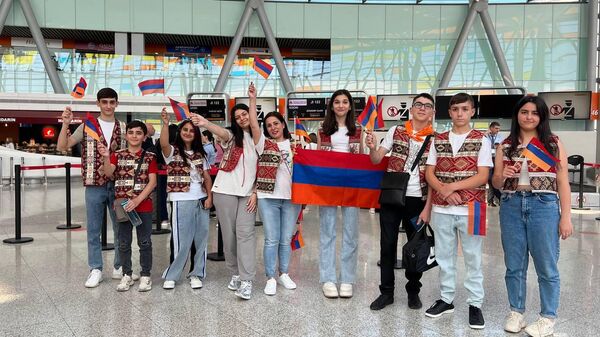8 армянских школьников отправляются в международный детский лагерь Артек при поддержке Русского дома в Армении - Sputnik Армения
