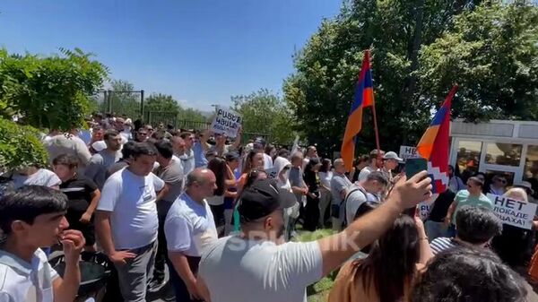 Акция в поддержку Нагорного Карабаха у посольства США в Ереване - Sputnik Армения