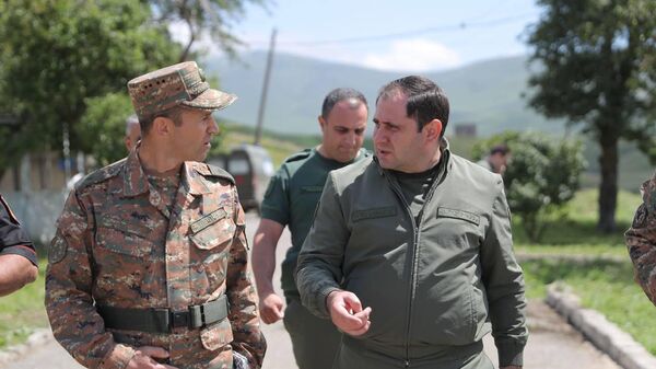 Министр обороны Сурен Папикян посетил одну из воинских частей республики (18 июля 2023) - Sputnik Армения