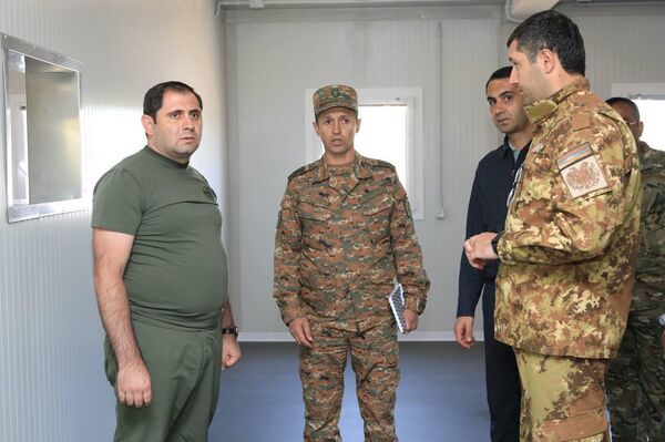 Министр обороны Сурен Папикян посетил стройплощадку казарм новых типов  - Sputnik Армения