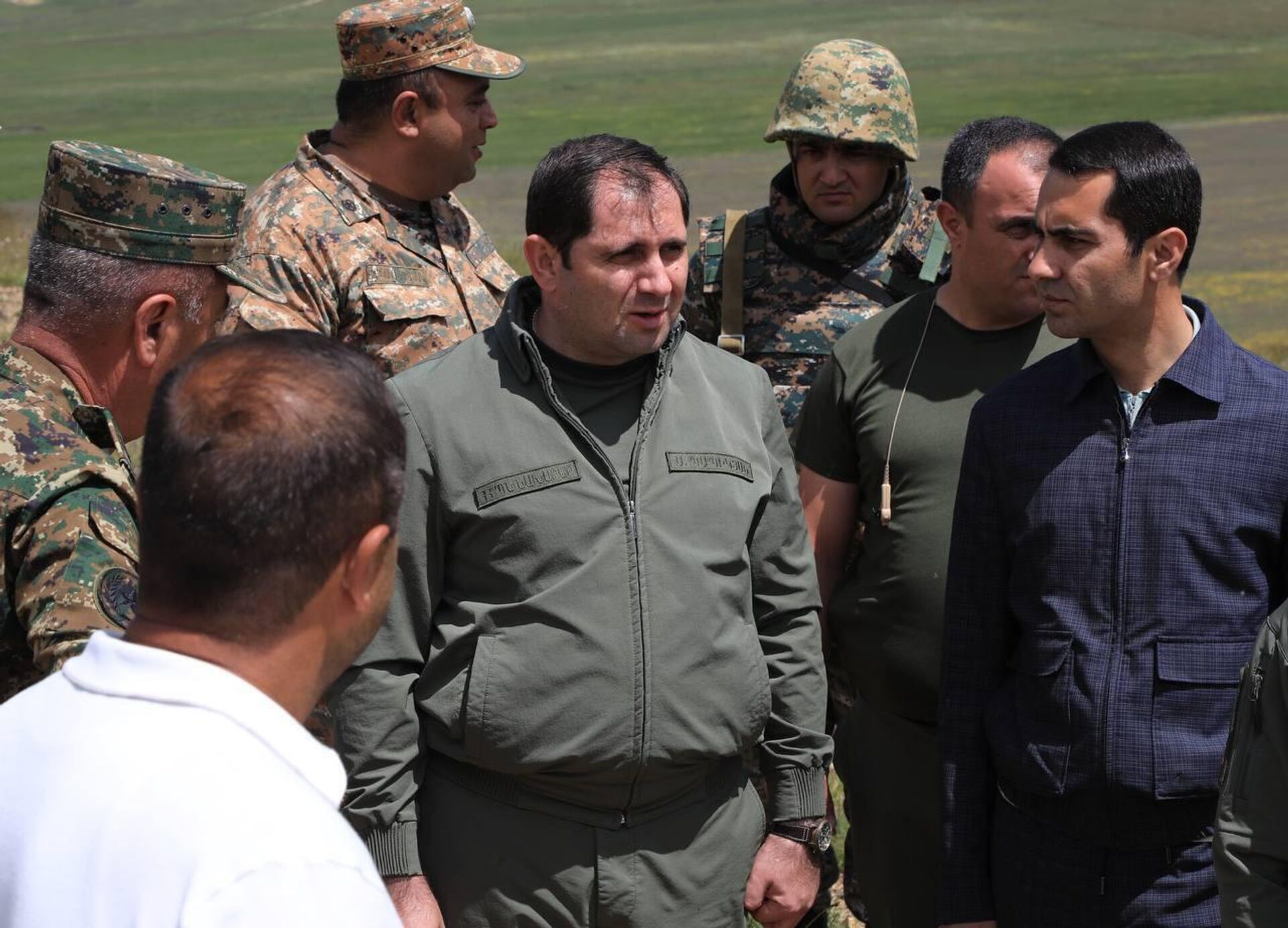 Министр обороны Сурен Папикян посетил армяно-азербайджанскую границу (19 июля 2023). Армения - Sputnik Արմենիա, 1920, 19.07.2023