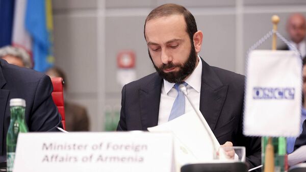 Министр иностранных дел Армении Арарат Мирзоян выступил на специальном заседании Постоянного совета ОБСЕ, созванном по требованию Армении (20 июля 2023). Вена - Sputnik Армения