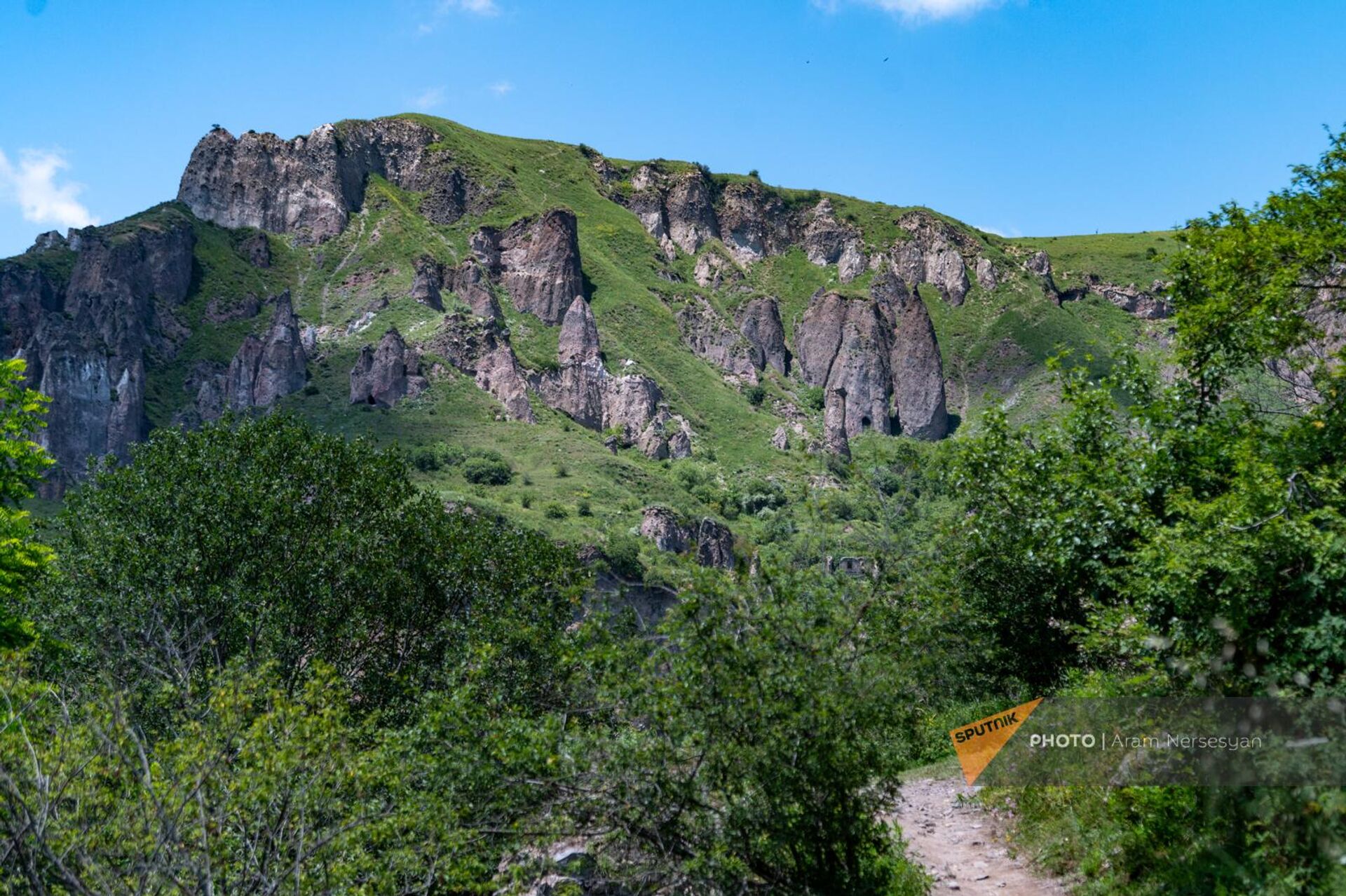 Вид на пещерный город Старого Хндзореска - Sputnik Армения, 1920, 17.06.2024