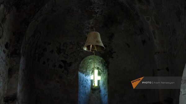 Колокол в церкви Сурб Рипсиме в Старом Хндзореске - Sputnik Армения