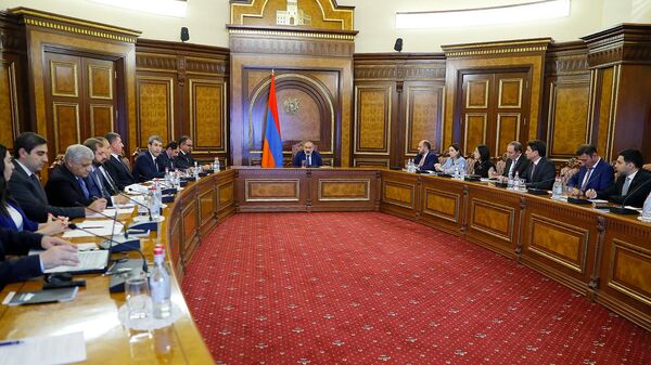Совещание по ходу исполнения государственного бюджета на первое полугодие 2023 года под председательством премьер-министра Никола Пашиняна (27 июля 2023). Еревaн - Sputnik Армения