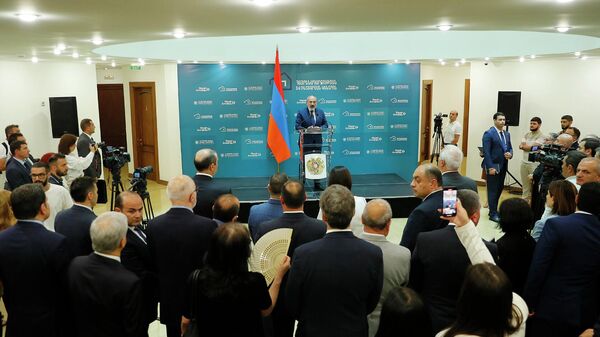 Премьер-министр Никол Пашинян принял участие в церемонии открытия первого Центра репатриации и интеграции аппарата главного уполномоченного по делам диаспоры (27 июля 2023). Еревaн - Sputnik Армения