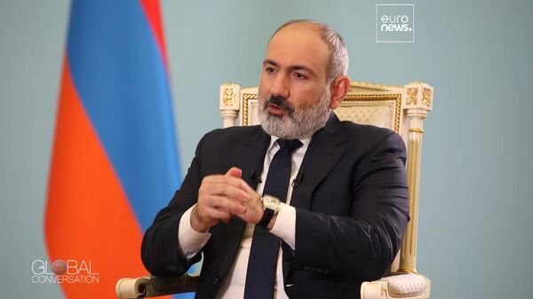 Премьер-министр Никол Пашинян дает интервью телеканалу Euronews  - Sputnik Армения