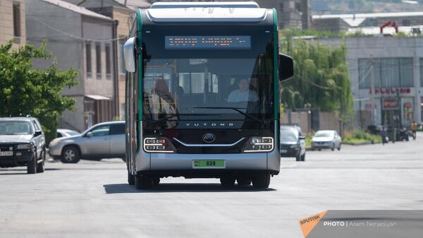 Единственная женщина - водитель троллейбуса в Еревaне Анжела Погосян Единственная женщина - водитель троллейбуса в Еревaне Анжела Погосян - Sputnik Армения