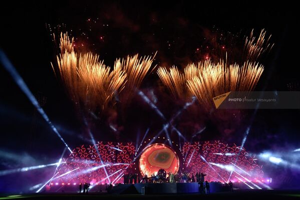 Красочное шоу на церемонии открытия Панармянских игр в Гюмри - Sputnik Армения