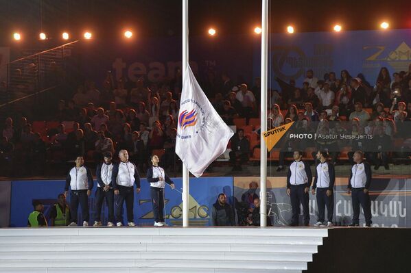 Поднятие флага на церемонии открытия Панармянских игр в Гюмри - Sputnik Армения