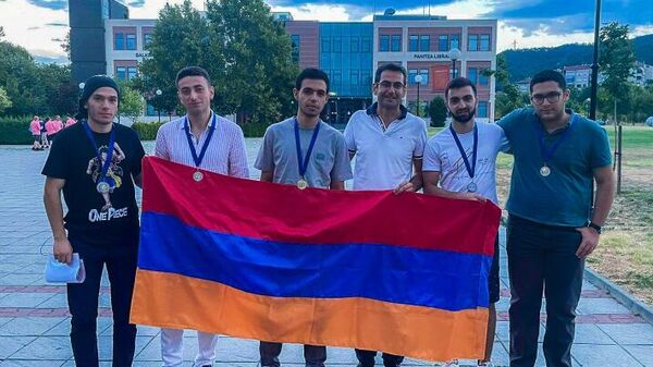 Участники из Армении завоевали 1 золотую и 4 серебряные медали на 30-й Международной математической олимпиаде, проходившей в Болгарии - Sputnik Армения