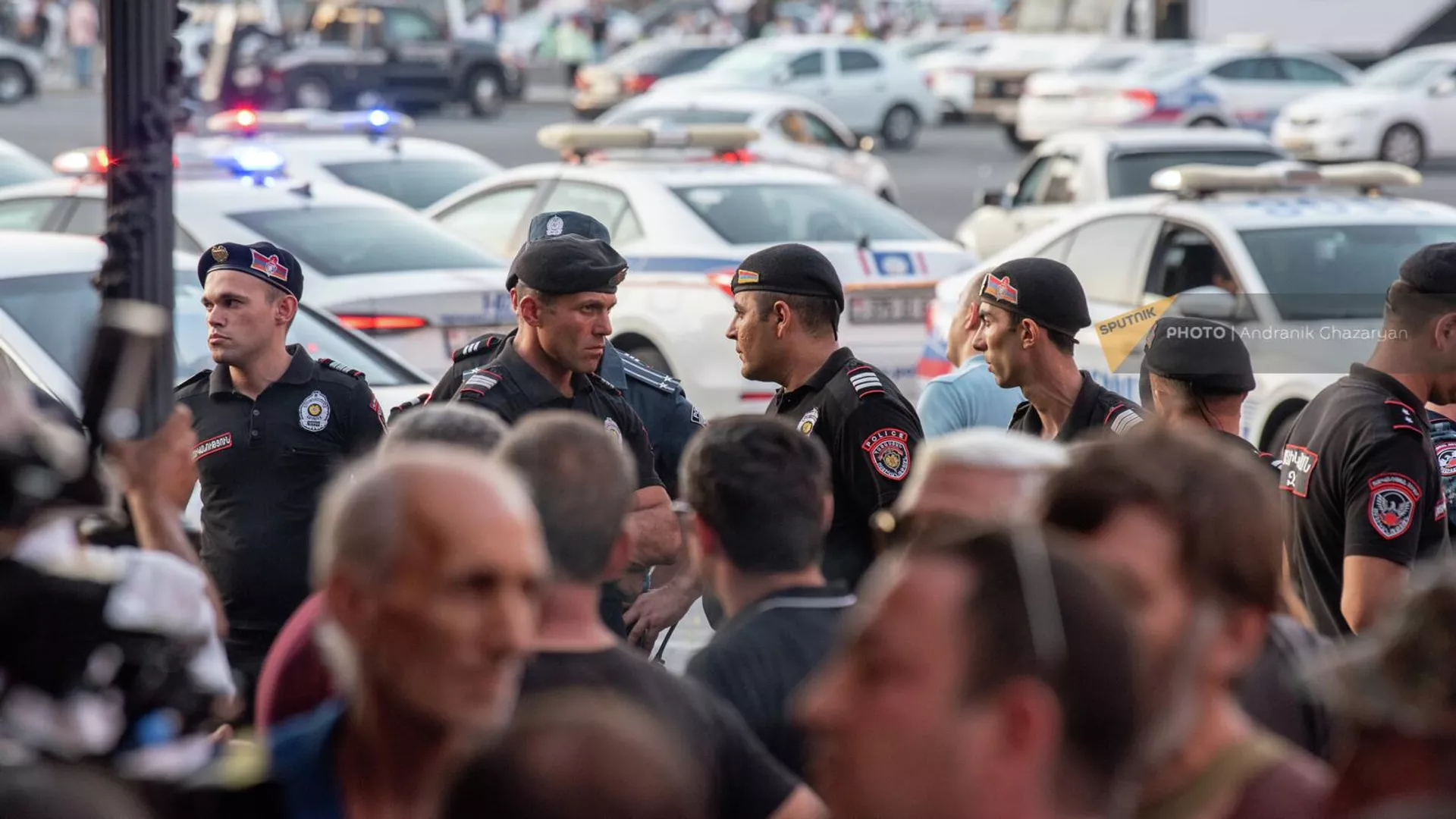 Акция протеста участников карабахской войны у здания Правительства (8 августа 2023). Еревaн Акция протеста участников карабахской войны у здания Правительства (8 августа 2023). Еревaн - Sputnik Армения, 1920, 08.08.2023
