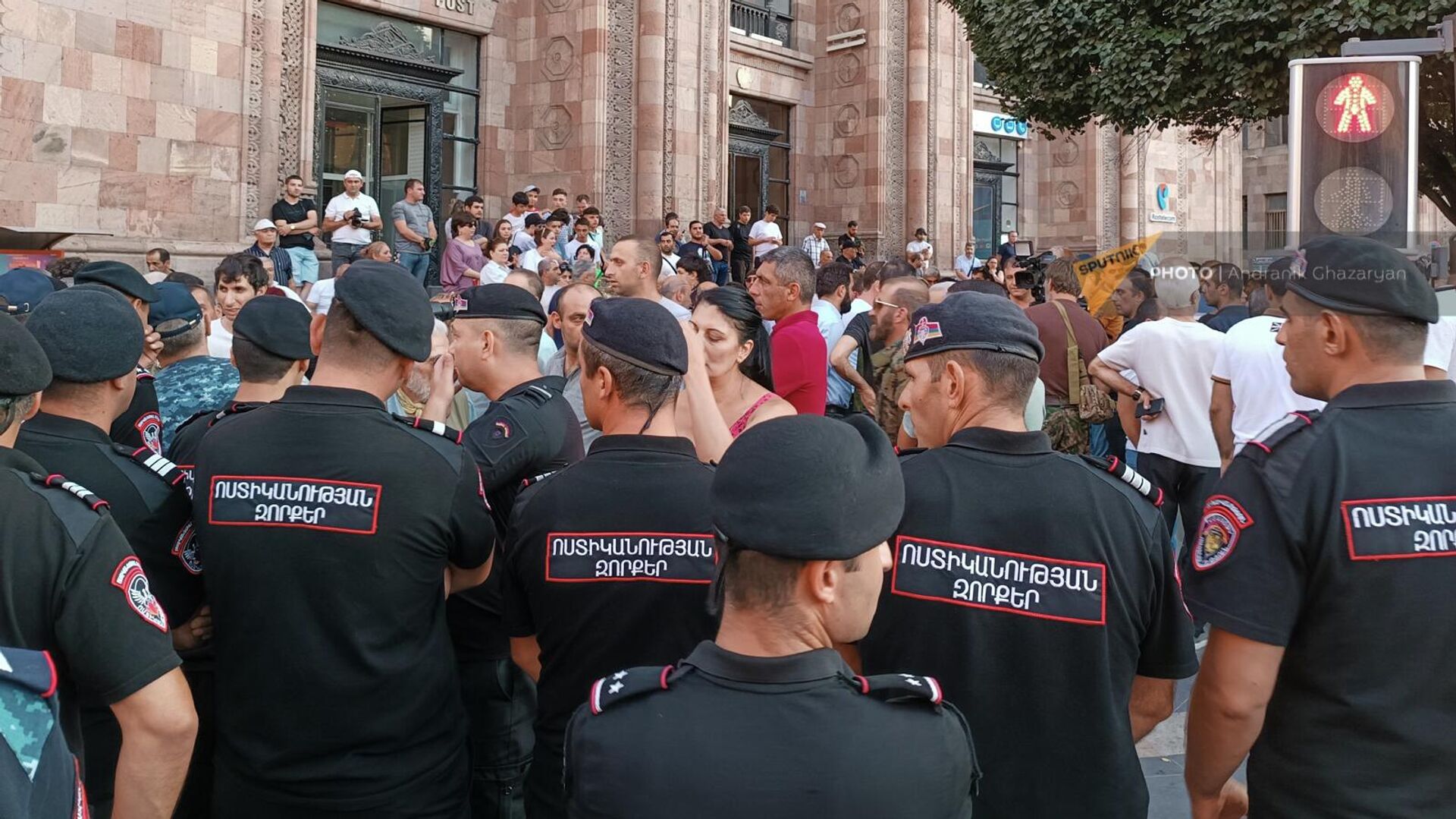 Երևանի Հանրապետության հրապարակից 14 անձ բերման է ենթարկվել - Sputnik Արմենիա, 1920, 08.08.2023
