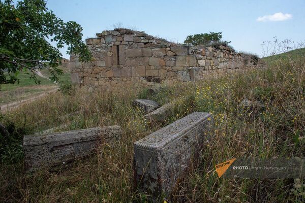 Кладбище у часовни села Бердаван Тавушской области - Sputnik Армения