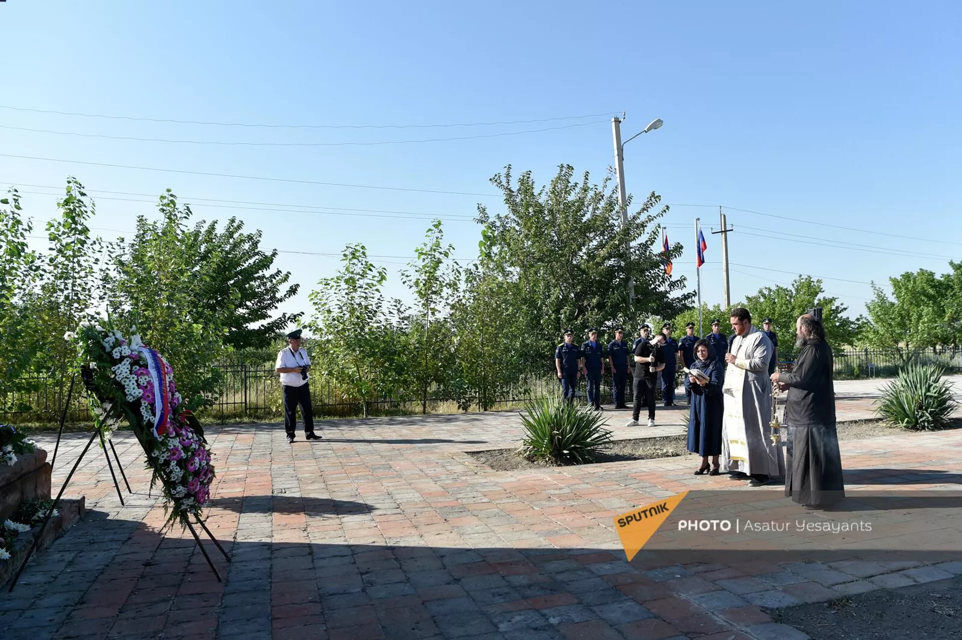Торжественное мероприятие по случаю 196-й годовщины Ошаканской битвы в память о русских воинах и армянских добровольцах у памятника Героям Ошакана (17 августа 2023). Эчмиадзин - Sputnik Армения, 1920, 17.08.2023