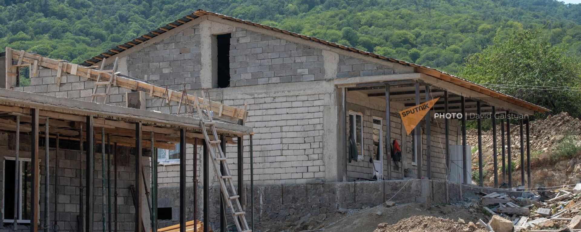 Строящиеся дома в новом квартале села Шурнух, Сюникская область - Sputnik Армения, 1920, 03.04.2024