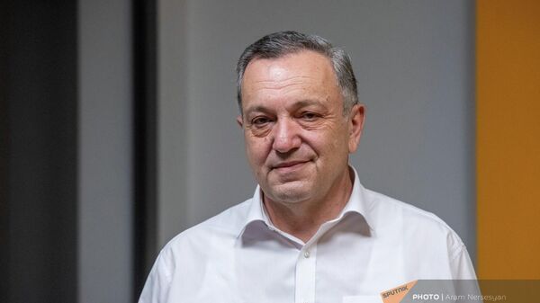 Дипломат и политический деятель Авет Адонц в гостях радио Sputnik - Sputnik Армения