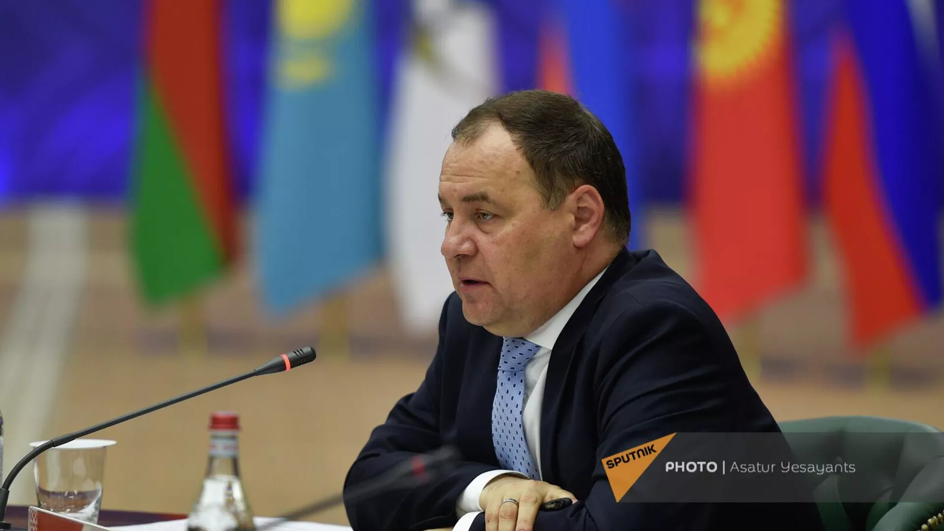 Премьер-министр Беларуси Роман Головченко на заседании глав правительств стран ЕАЭС (24 августа 2023). Цахкадзор, Армения