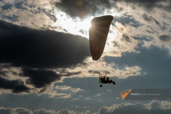 Պարապլանով թռիչք մայրամուտից առաջ - Sputnik Արմենիա