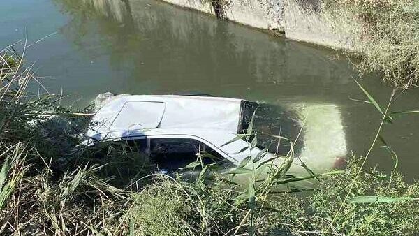 Автомобиль упал в канал в городе Веди - Sputnik Армения