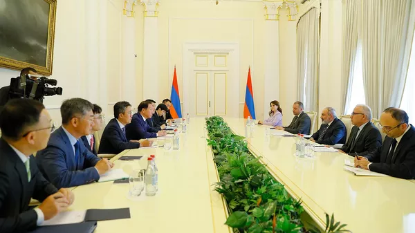 Премьер-министр Никол Пашинян принял делегацию бизнесменов Южной Кореи, возглавляемую председателем Торгово-промышленной палаты Кореи Таэ-вон Чеем (5 сентября 2023). Еревaн - Sputnik Армения