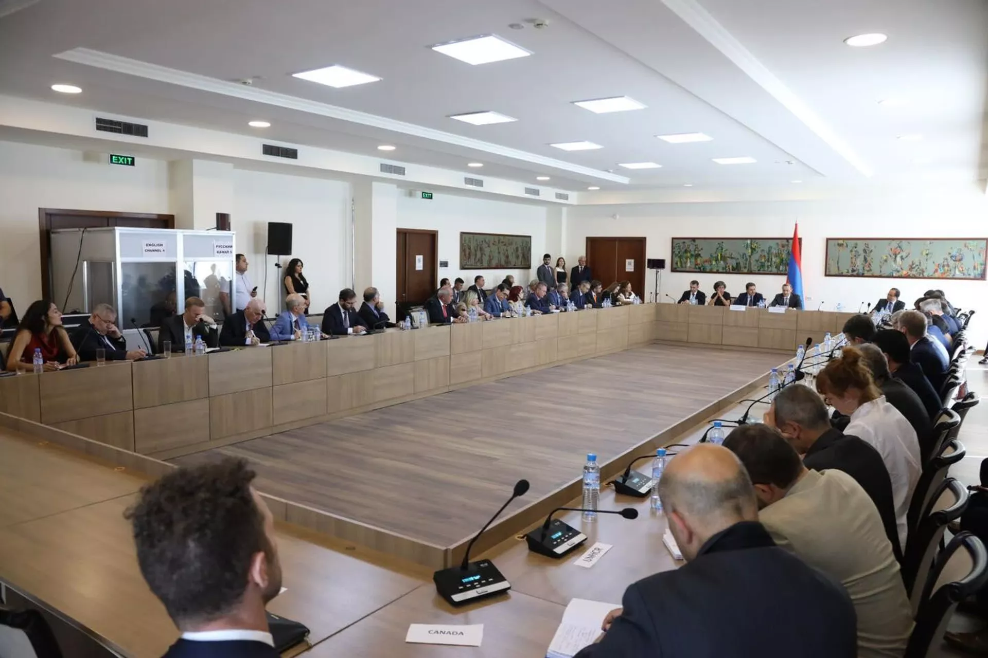 Секретарь Совбеза Армен Григорян встретился с руководителями аккредитованных дипломатических миссий в Армении (6 сентября 2923). Еревaн - Sputnik Армения, 1920, 06.09.2023