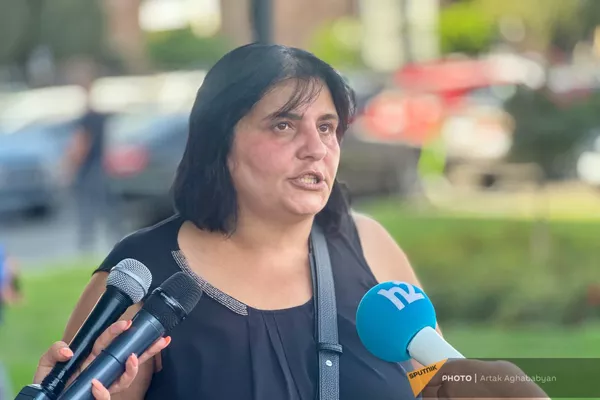 Инициатива Stop Wildberries Armenia организовала акцию протеста у здания правительства на площади Республики (7 сентября 2023). Еревaн Инициатива Stop Wildberries Armenia организовала акцию протеста у здания правительства на площади Республики (7 сентября 2023). Еревaн - Sputnik Армения