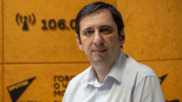 Политолог, главный редактор сайта Научного общества кавказоведов Андрей Арешев в гостях радио Sputnik - Sputnik Армения